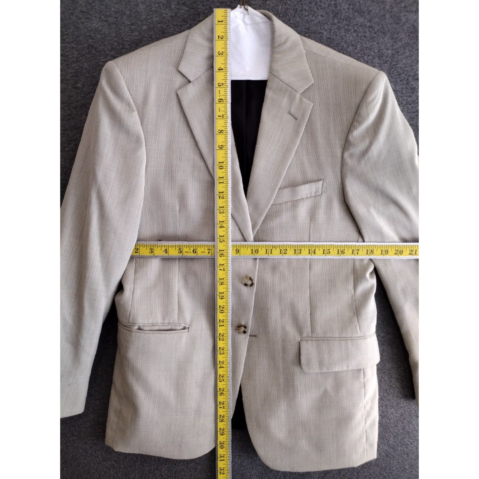 Jos. A. Bank Jos. A. Bank Traveler 2 Button Size 36 Blazer Tailored Fit Men Regular Wool Blazer Solid Light 36s 2-Button Notch Lapel xxs 90s? Size 36R - 4 Thumbnail