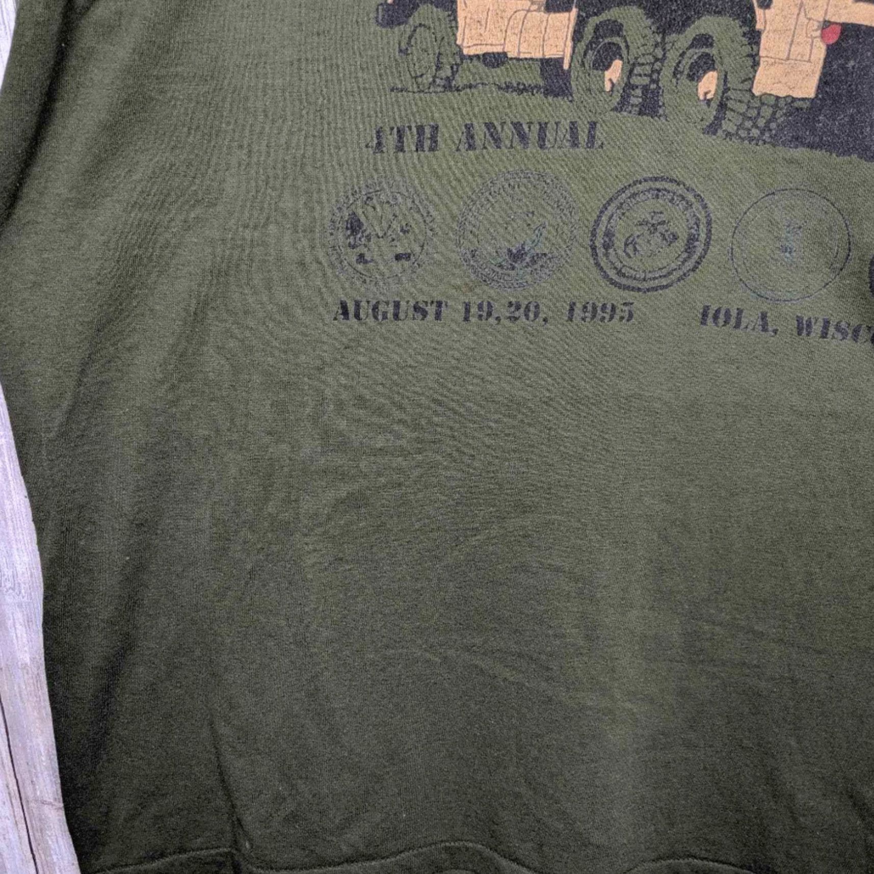 Vintage VINTAGE MT 95 Military Iola WI Single Stitch T-shirt Unisex Adults 2XL Green Distressed Thrash Rare Thrash? Size US XXL / EU 58 / 5 - 7 Thumbnail