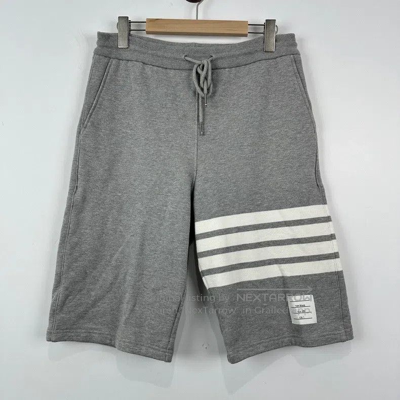 Thom Browne Thom Browne size 2 Classic striped shorts Size US 40 / EU 56 - 1 Thumbnail