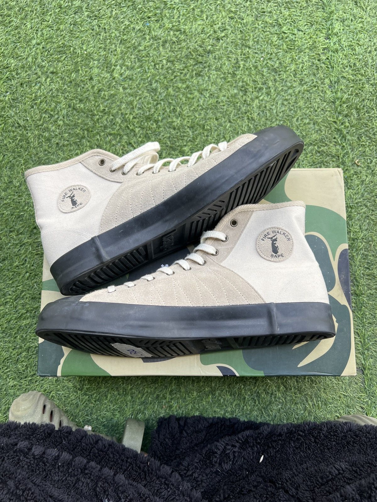 Bape Bape x Sky Walker Hi Top Sneakers Beige Size US 9.5 / EU 42-43 - 2 Thumbnail