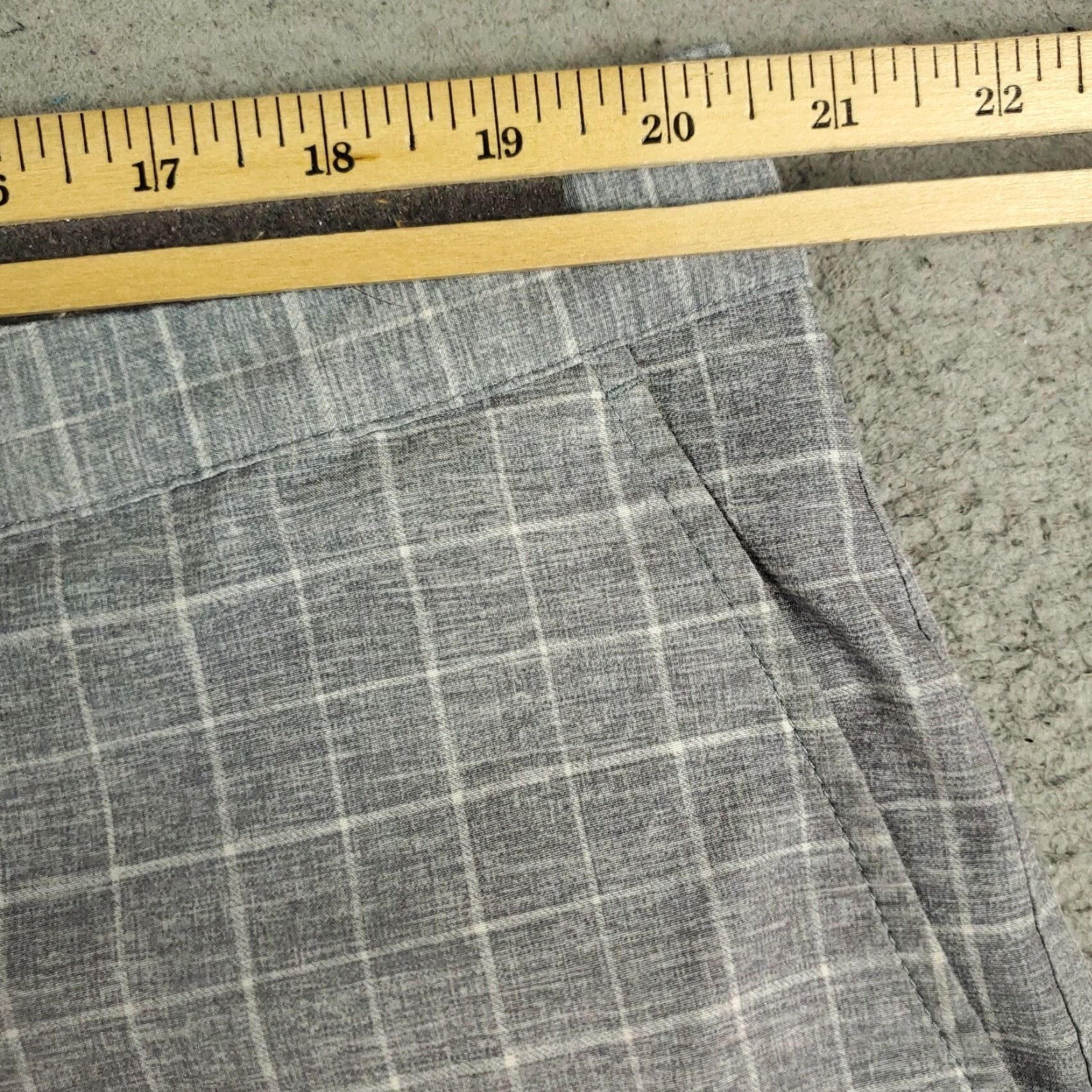 Nike Nike Shorts Mens Size 40 Gray Check Golf Dri Fit Casual Flat Front Chino Size US 40 / EU 56 - 4 Thumbnail