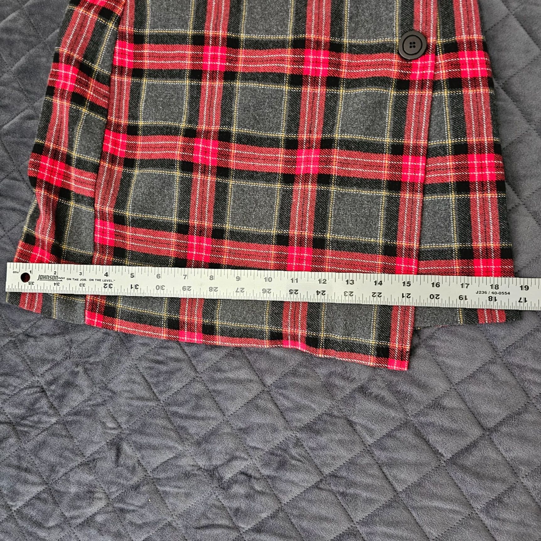 H&M H&M Mini Skirt Red Black Plaid, Women's, Size 4, Short, School Theme, Casual, Regular, Button Accents, Fall/Spring/YR, Womens Size 27" / US 4 / IT 40 - 7 Thumbnail
