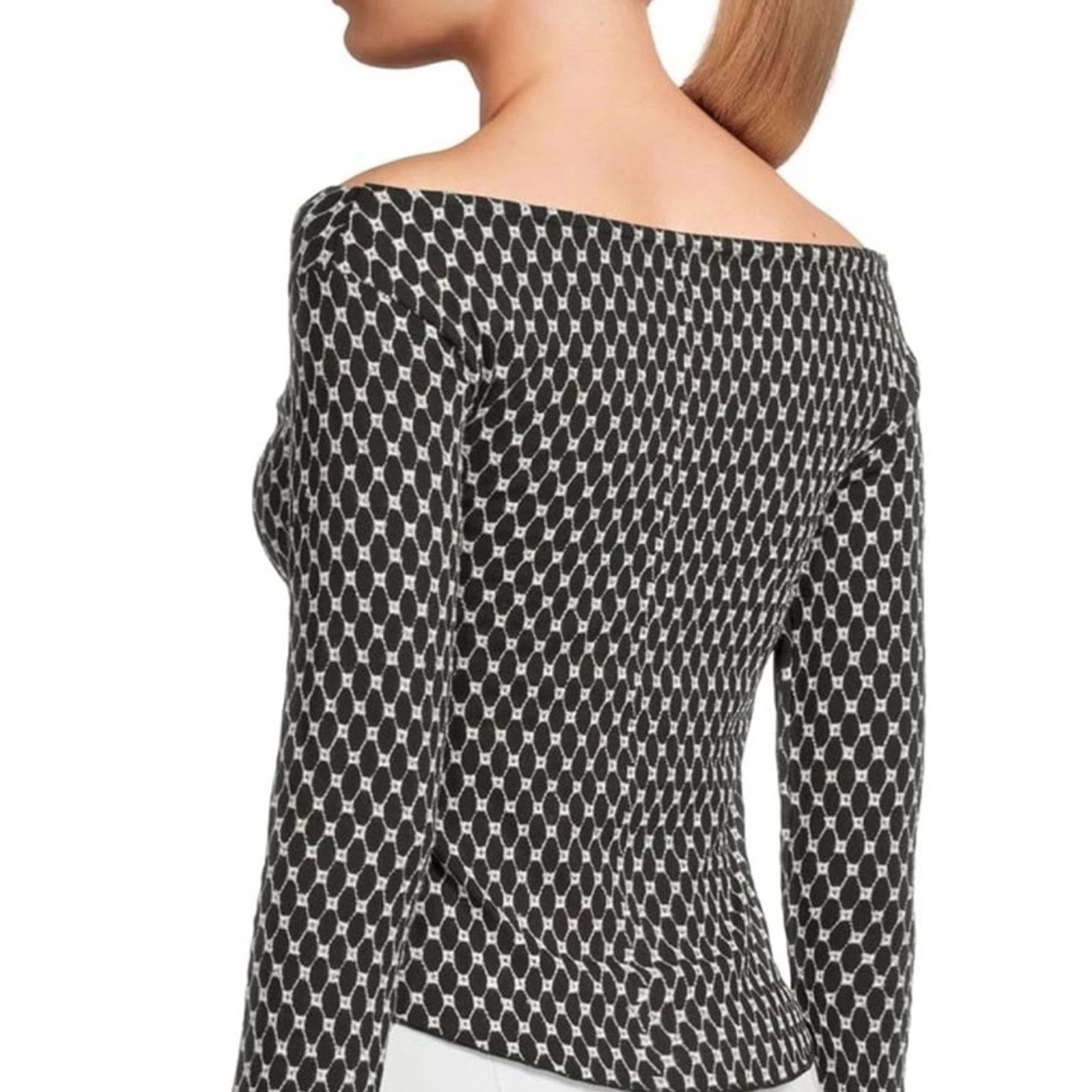 Other New Chic Off-Shoulder Black and White Top size XS Size XS / US 0-2 / IT 36-38 - 3 Thumbnail