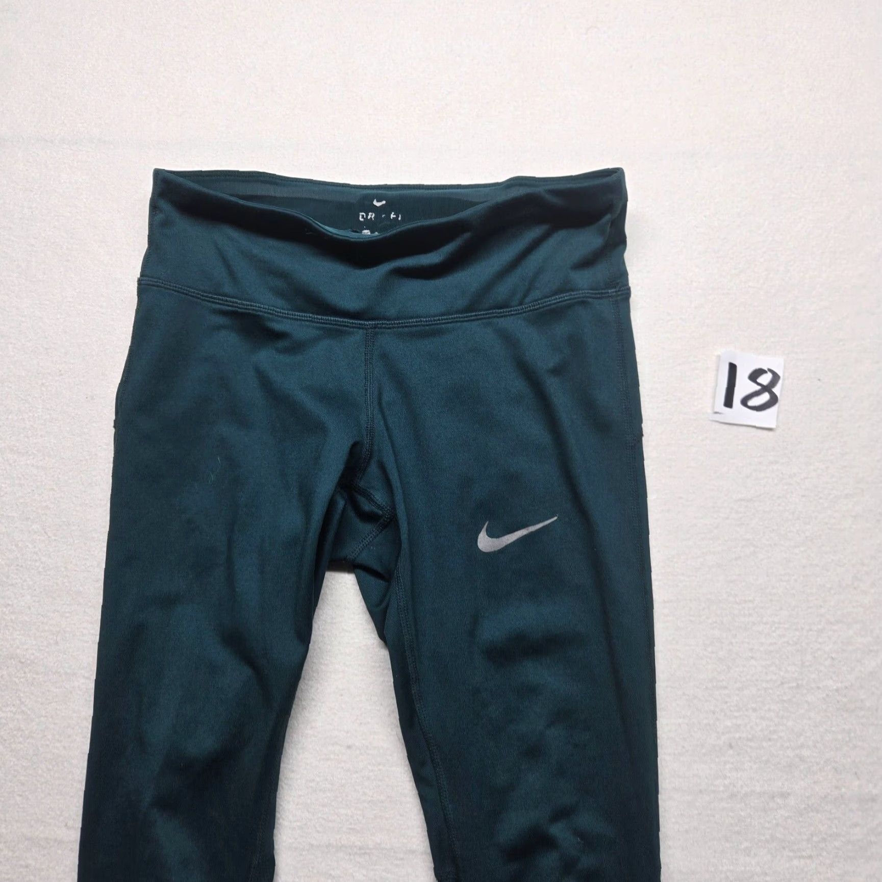 Nike Nike Capri Leggings Yoga Pants Green Stretch Dri-Fit Adult Womens XS Extra Small Size 26" / US 2 / IT 38 - 2 Thumbnail