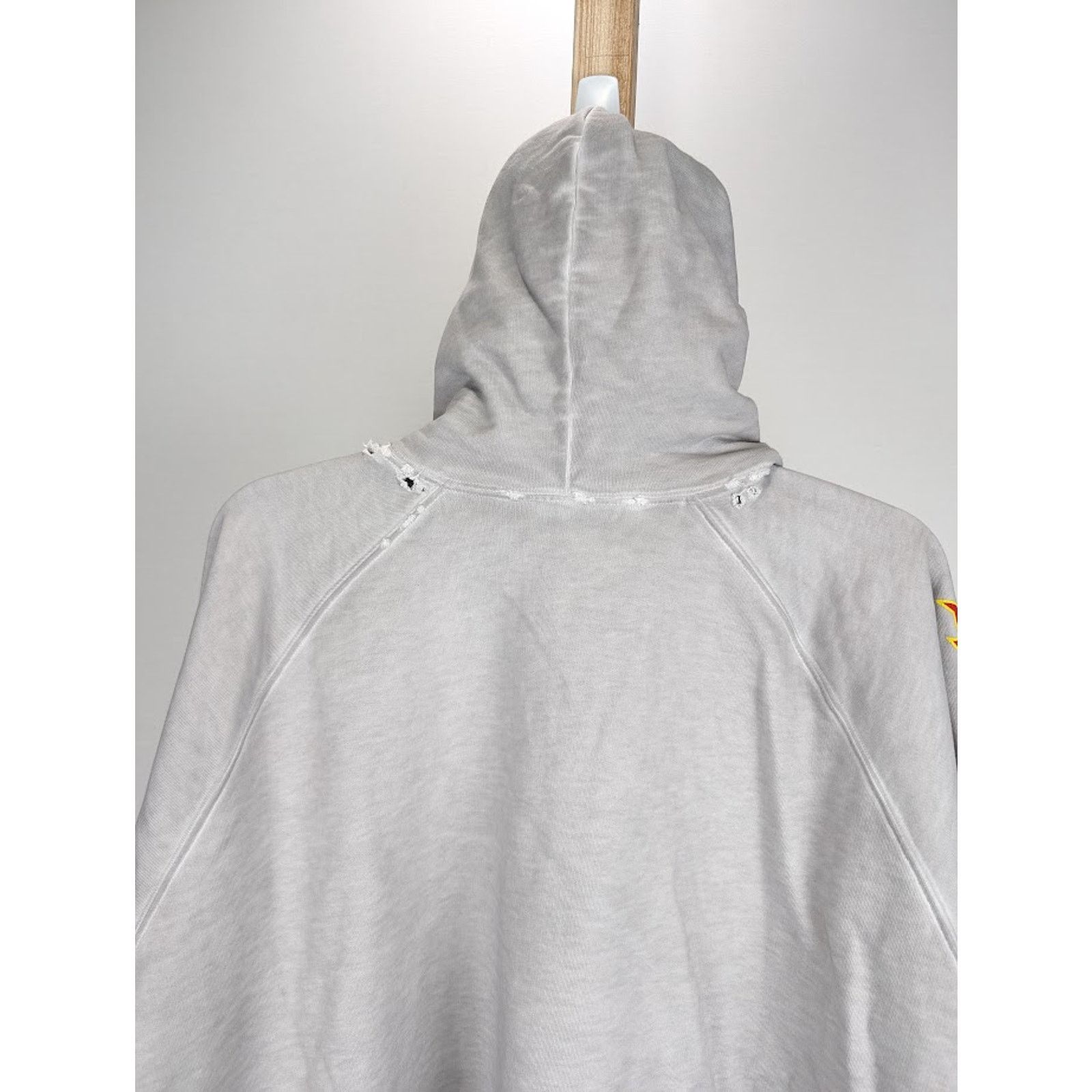 Balenciaga o1rshd1 Q:4 / Logo Printed Hoodie in Dirty White Size US S / EU 44-46 / 1 - 18 Thumbnail