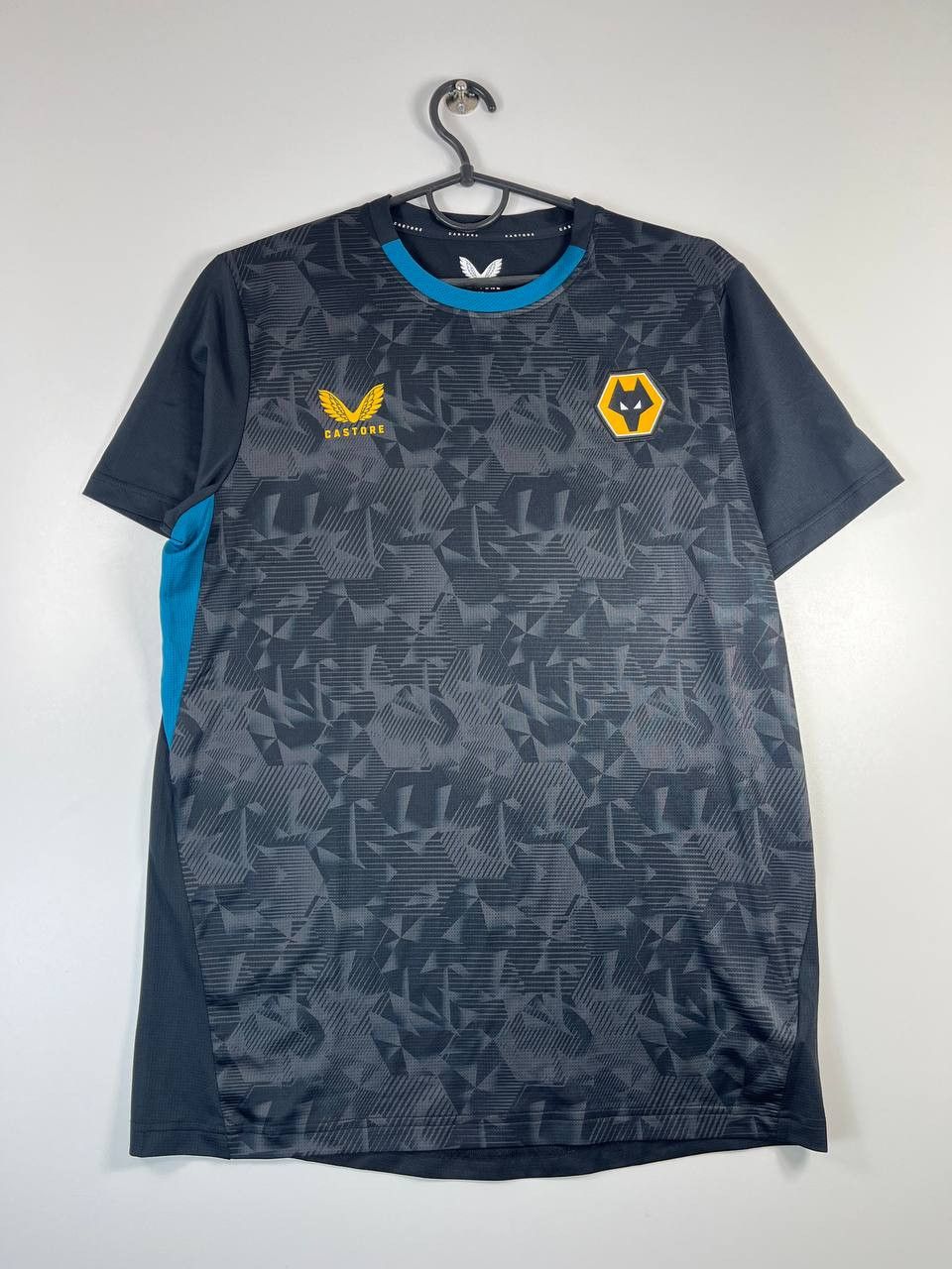 Castore Wolverhampton Wanderers 2022-23 Training Shirt Castore SizeM Size US M / EU 48-50 / 2 - 1 Thumbnail