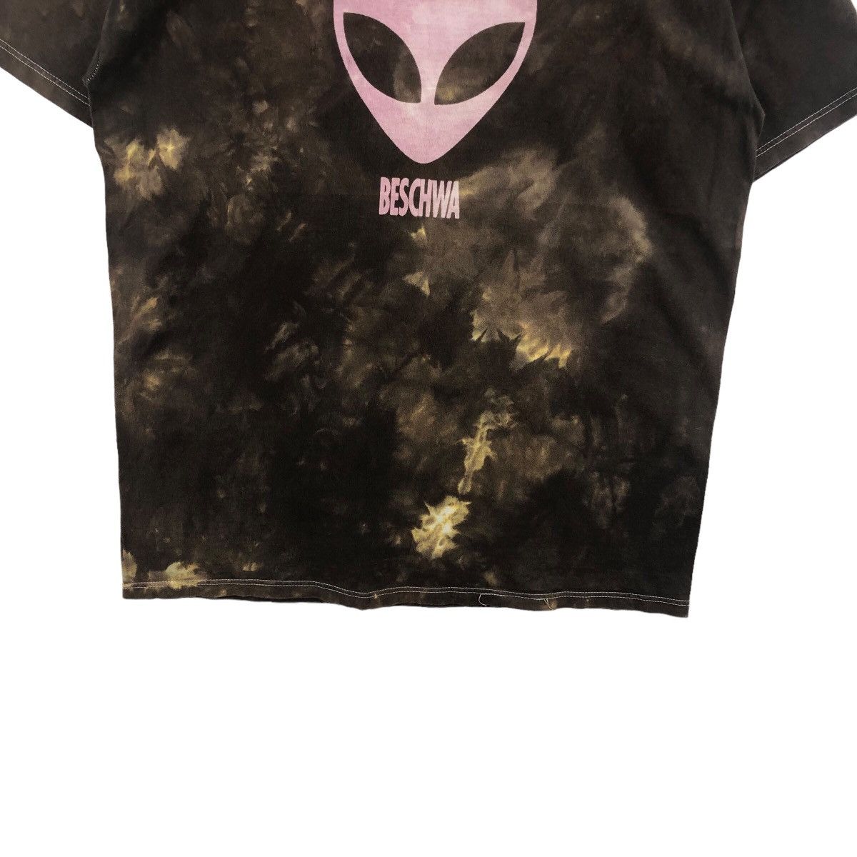 Alien Workshop × Vintage Pick!! Vtg 90's BESCHWA By Alien Workshop Acid Wash Tshirt Size US L / EU 52-54 / 3 - 4 Thumbnail