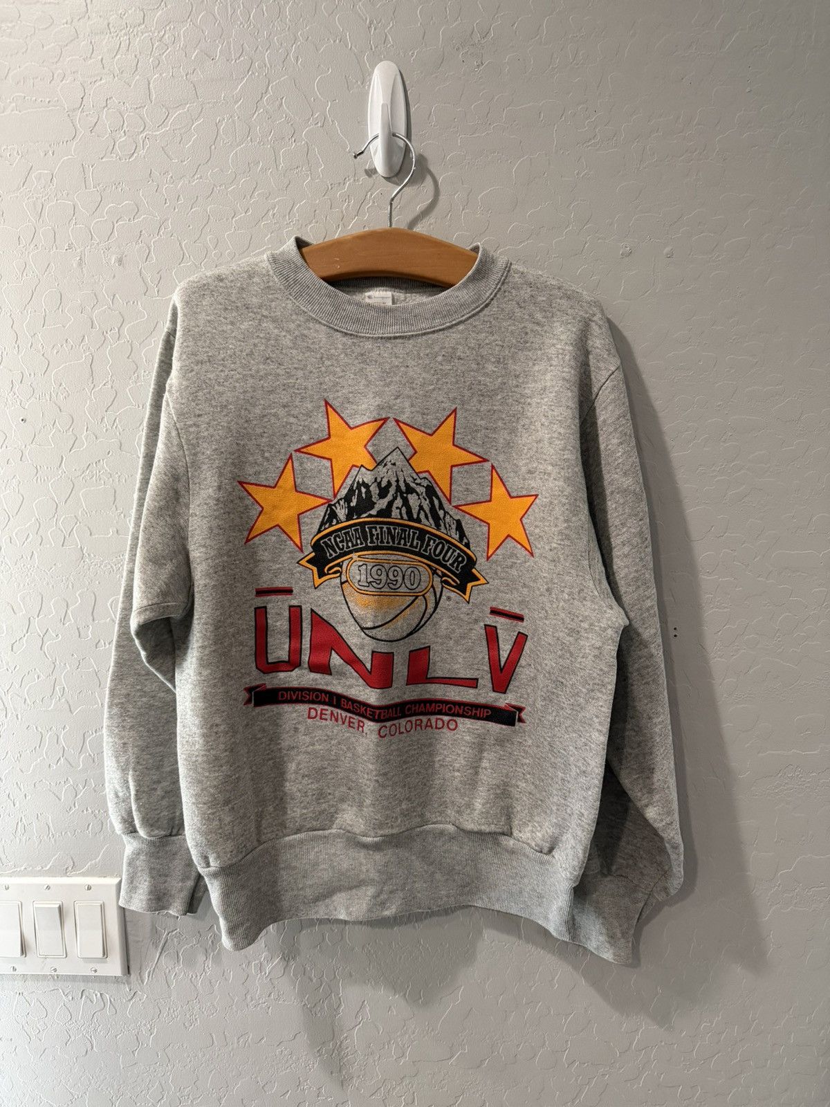 Champion Vintage Champion Final Four UNLV Running Rebels Sweatshirt Size US M / EU 48-50 / 2 - 1 Thumbnail