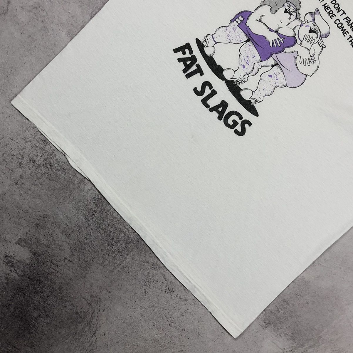 Vintage Vintage 90s Viz Comic Fat Slags Tee Size US L / EU 52-54 / 3 - 10 Thumbnail