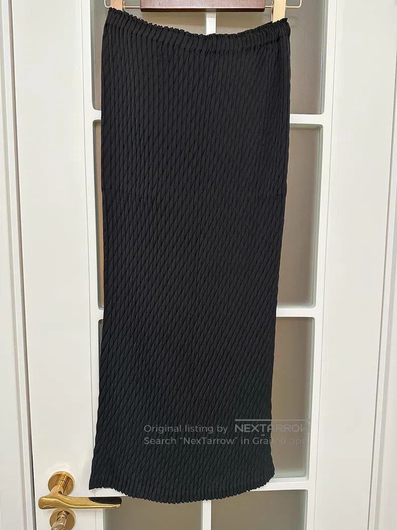 Issey Miyake Issey Miyake Main Line Large Fish Scale Black Midi Skirt Size 25" / US 0 / IT 36 - 4 Thumbnail