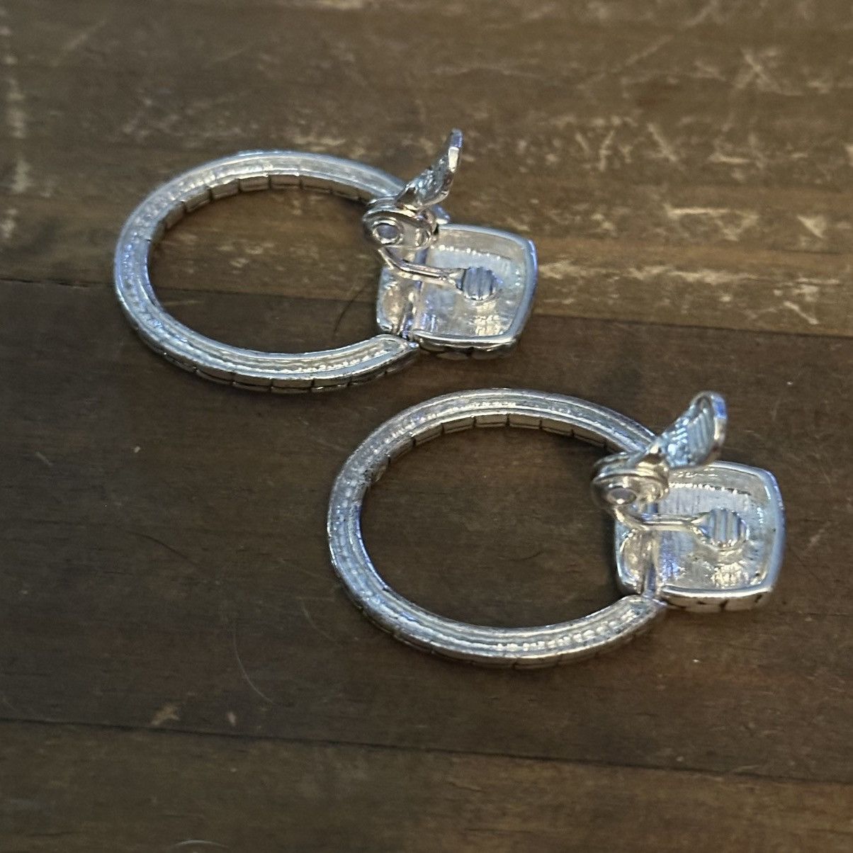 Vintage Vintage silver tone snake scale door knocker clip on earring Size ONE SIZE - 3 Thumbnail