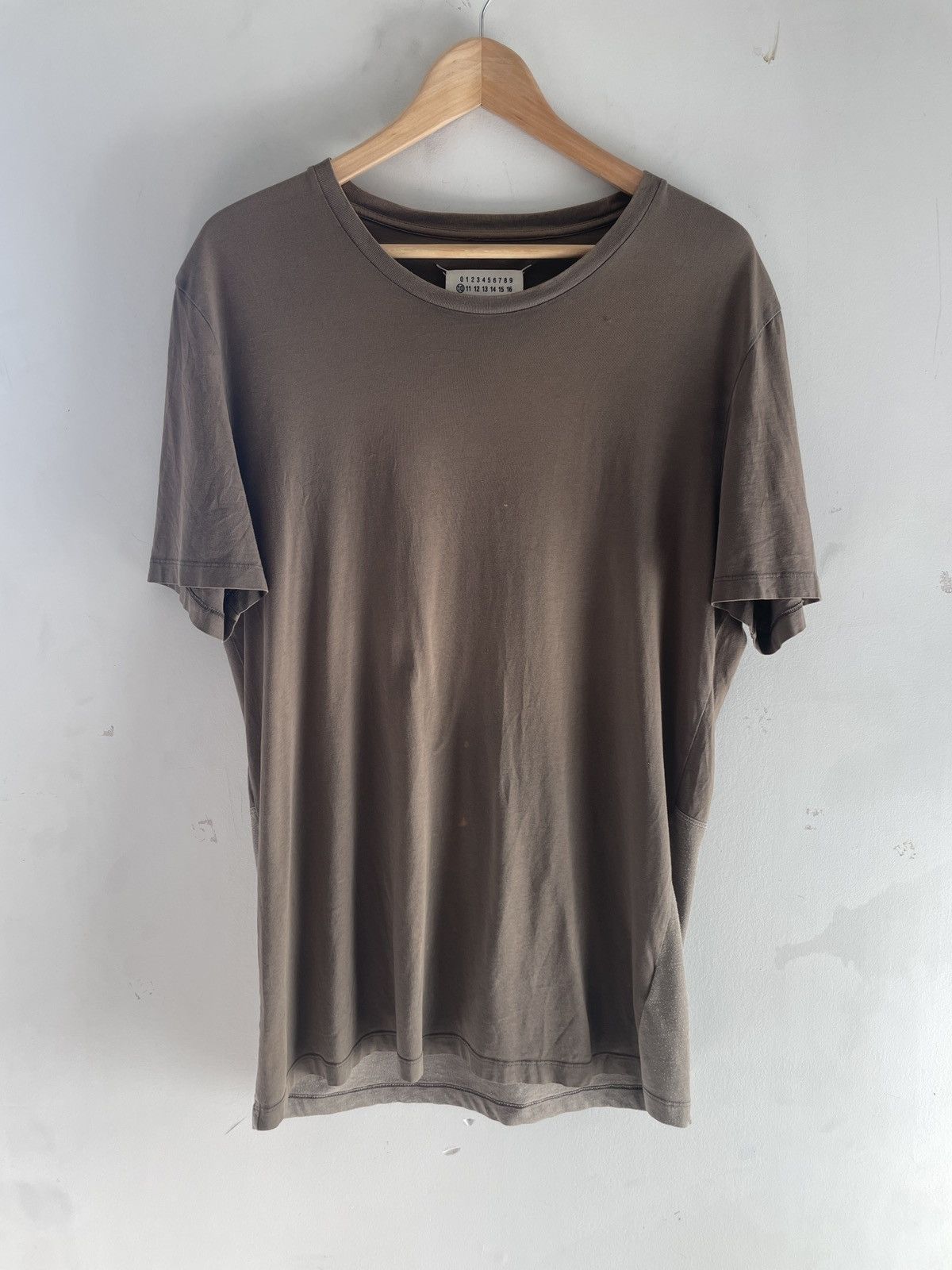 Maison Margiela Maison Margiela Brown Tee Shirt Size US XL / EU 56 / 4 - 1 Thumbnail