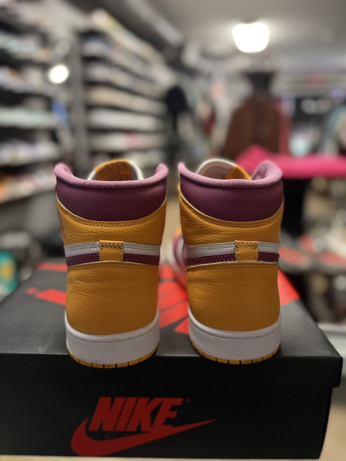 Jordan Brand × Nike Jordan 1 High Brotherhood Size 11 W Box 🧼 Size US 11 / EU 44 - 3 Thumbnail