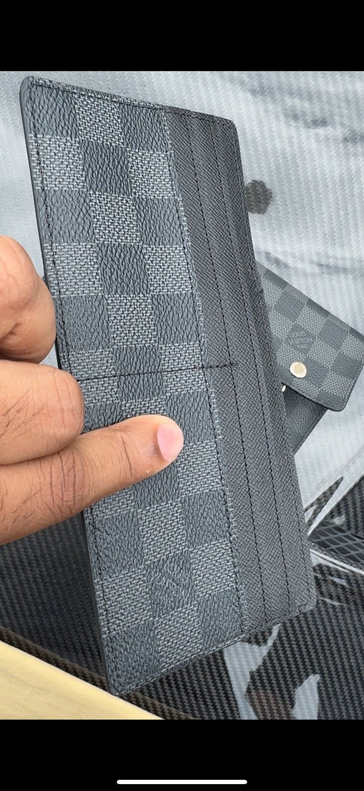 Louis Vuitton LOUIS VUITTON 🔥 BLACK AND GREY MONOGRAM POCKETBOOK (LIMITED) Size ONE SIZE - 24 Thumbnail