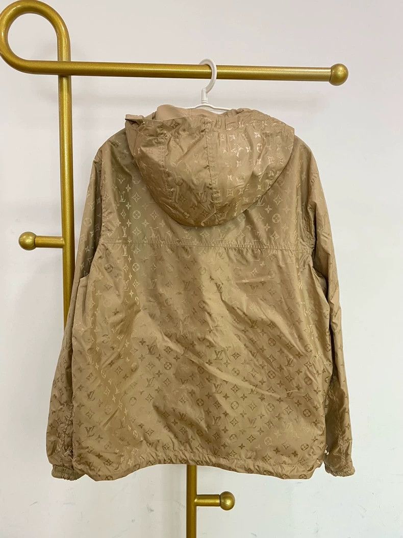 Louis Vuitton Louis Vuitton Brown full-print double-sided assault jacket Size US M / EU 48-50 / 2 - 2 Thumbnail