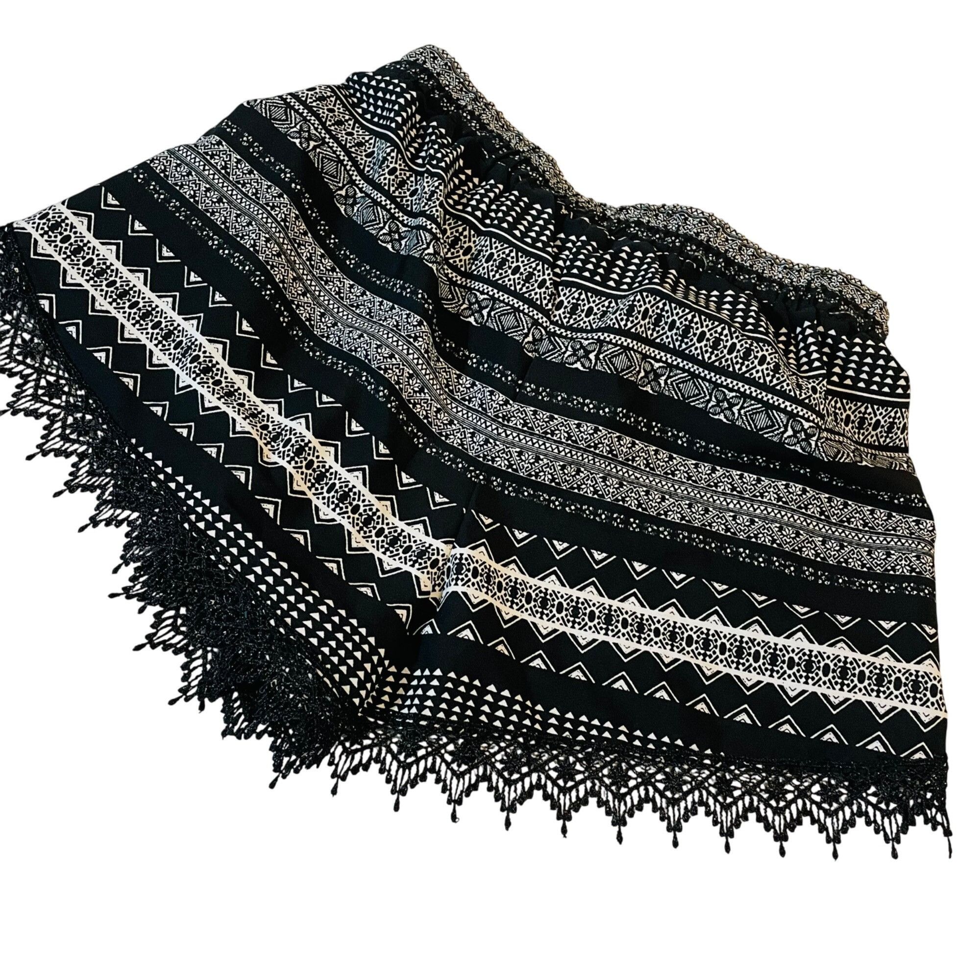 Other Charlotte Russe Womens Black & White Patterned Lace Trim Sho Size 26" / US 2 / IT 38 - 2 Thumbnail
