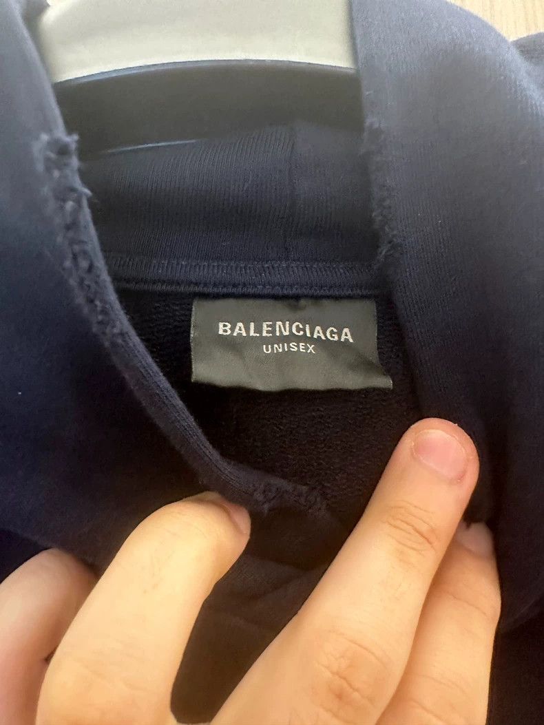 Balenciaga Balenciaga Destroyed sweater Size US M / EU 48-50 / 2 - 4 Thumbnail