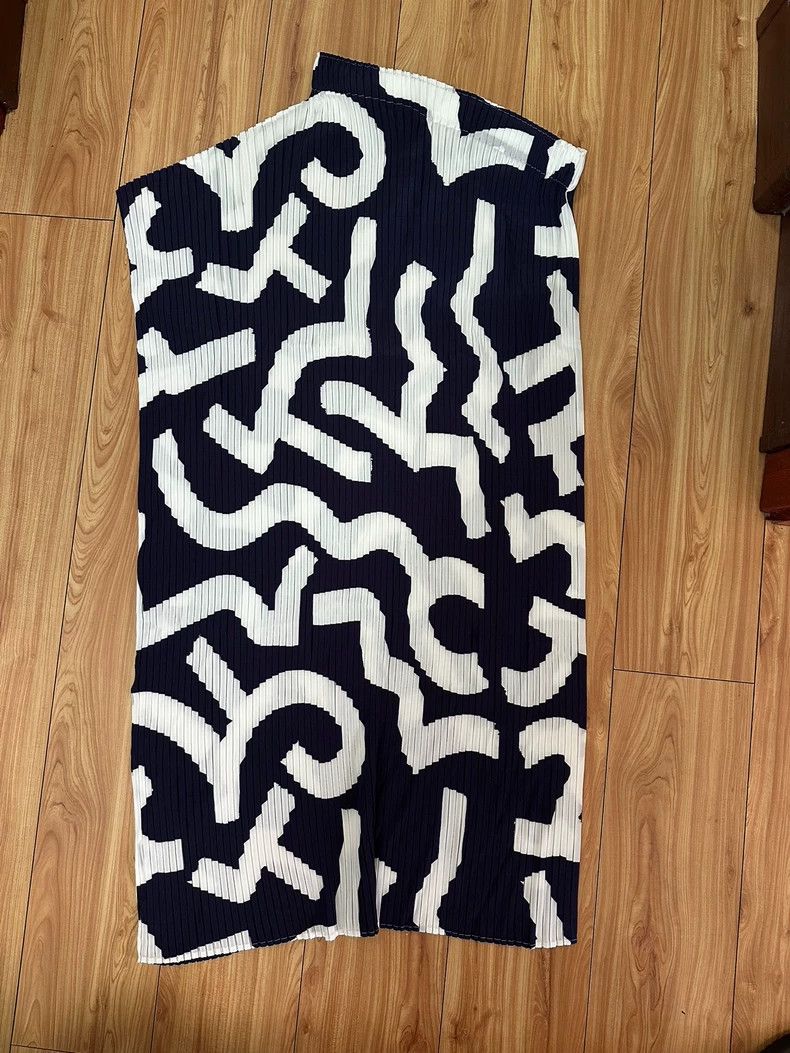 Issey Miyake size:2 The main line skirt is designed with b