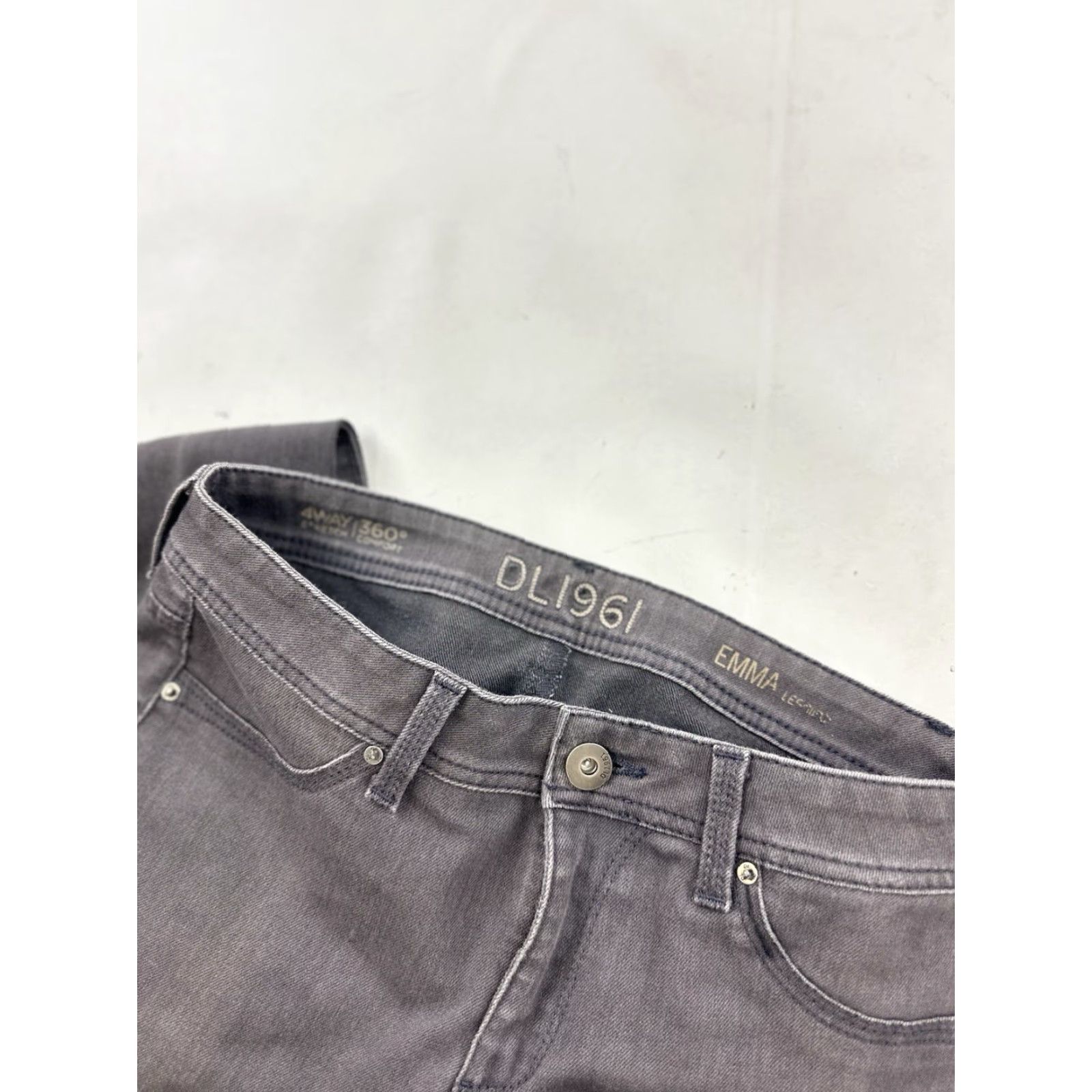 DL1961 DL1961 Jeans Women’s 29 Dark Gray Skinny Emma Leggings Stone Jeans Slim Mid 29 in Gray Embroidered Logo Zipper Button Pockets Stretch Studded Women Size 29" - 3 Thumbnail
