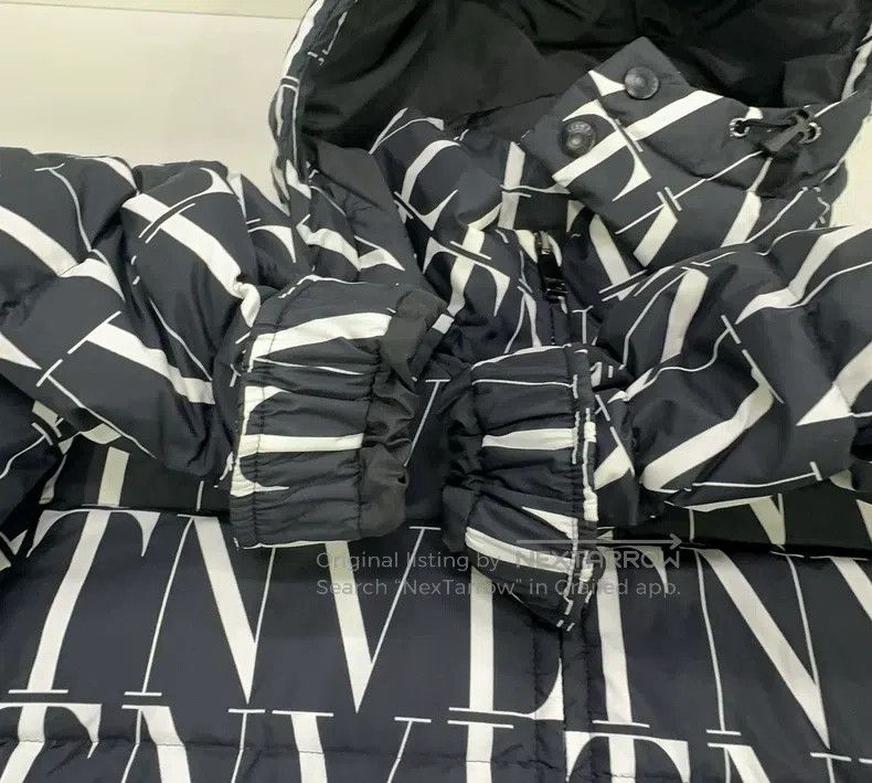 Valentino Valentino Letter print hooded goose down jacket Size US M / EU 48-50 / 2 - 8 Thumbnail