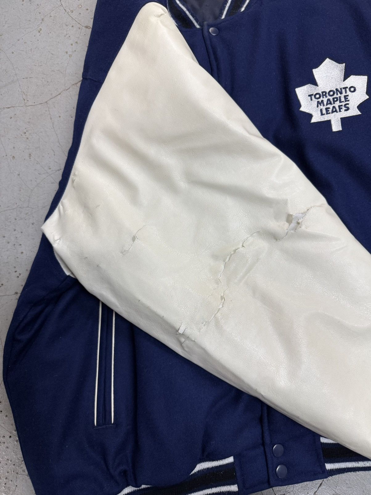 NHL Vintage Toronto Maple Leafs Reversible Varsity/Satin Jacket Size US XL / EU 56 / 4 - 7 Thumbnail