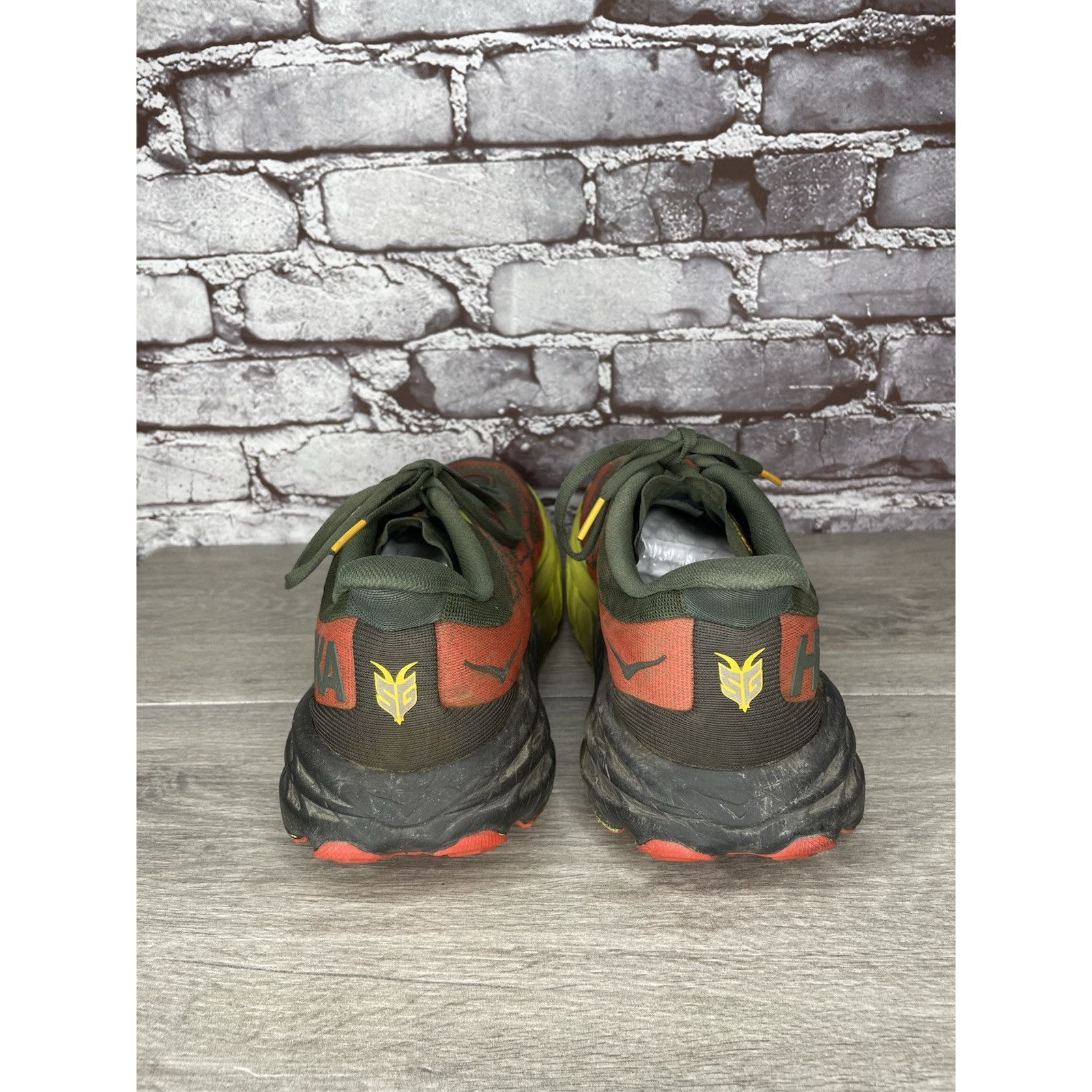 Hoka Hoka One Speedgoat 5 Thyme Fiesta Gray Fabric Red Yellow Gym Size US 12 / EU 45 - 3 Thumbnail