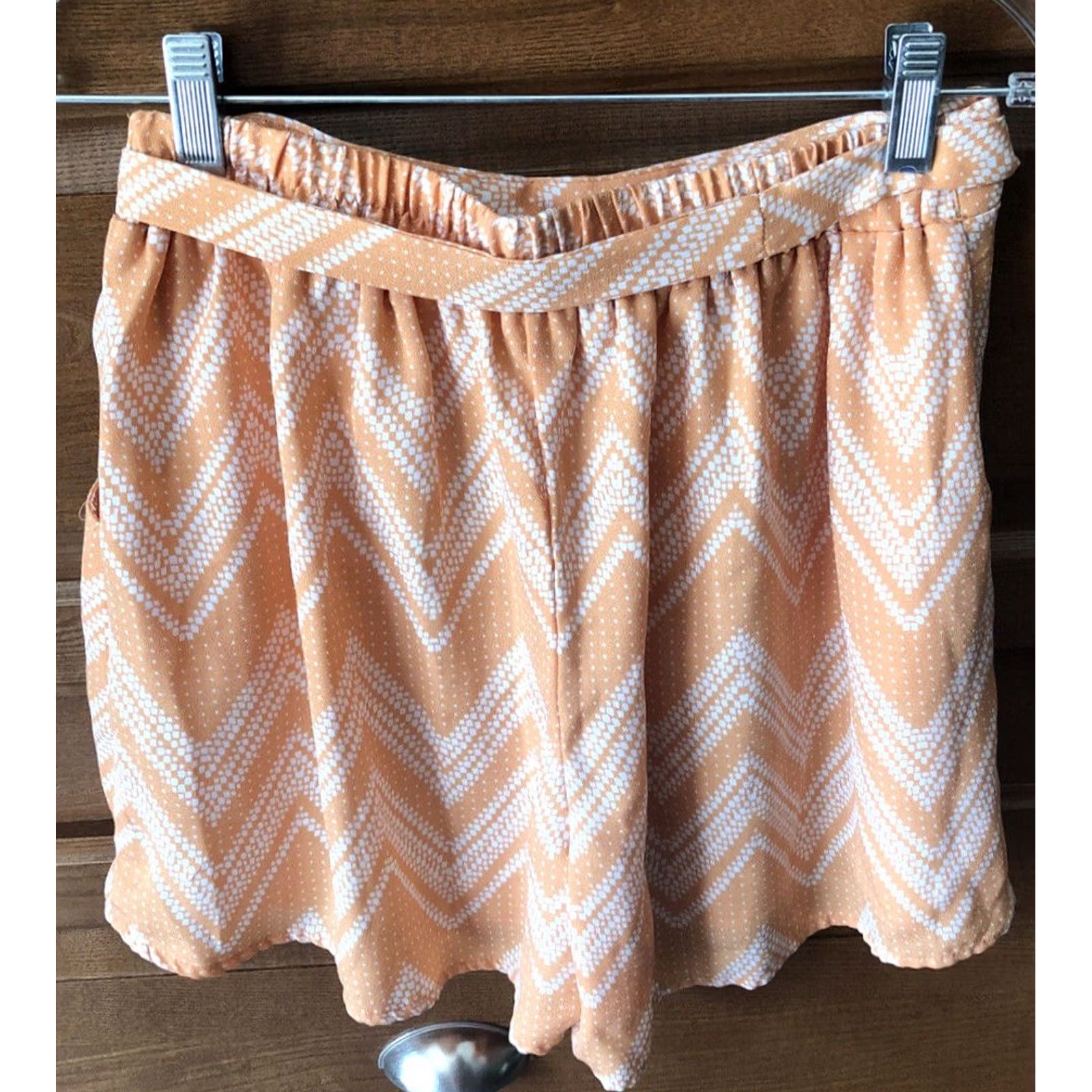 Vintage Maurices Women’s Orange Polka Dot Shorts Casual Short S Elastic Waist Pockets Polyester High Rise 26 inch waist Women/Regular Sz Sm Size 28" / US 6 / IT 42 - 3 Thumbnail