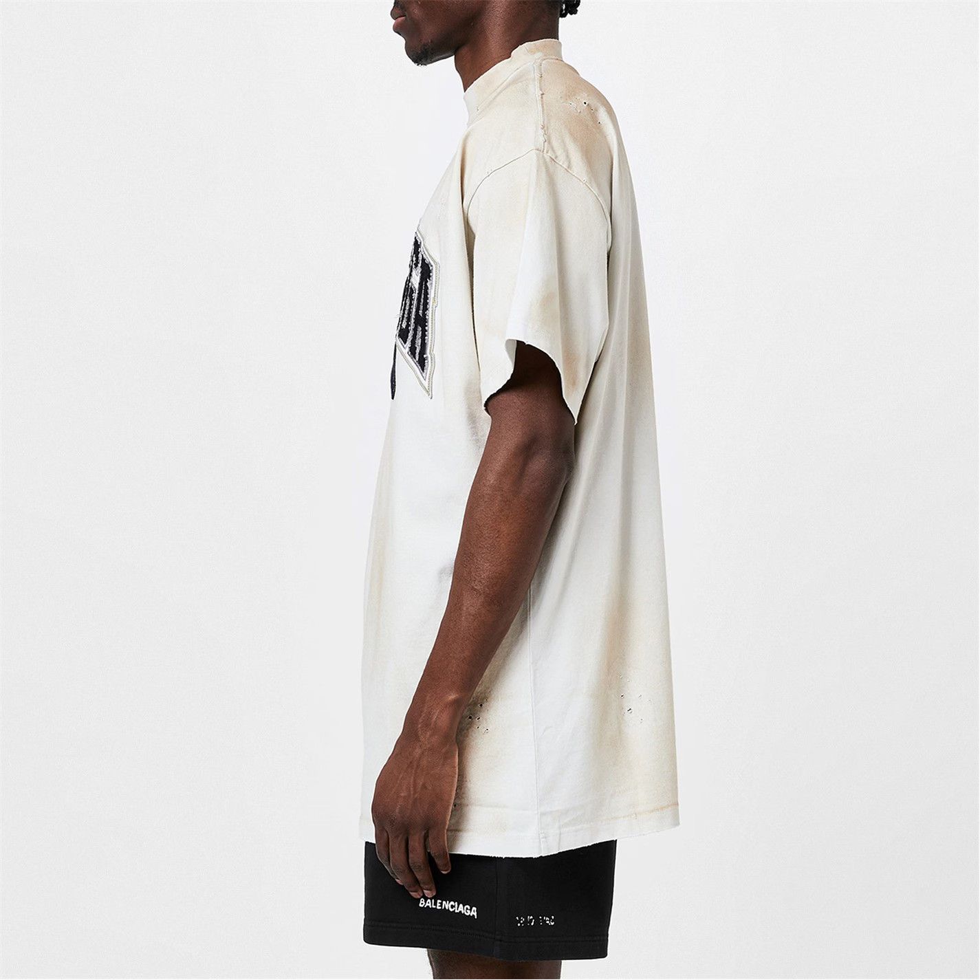 Balenciaga o1g2r1mq0226 Skater Oversized T-Shirt In Dirty White Size US XS / EU 42 / 0 - 3 Thumbnail