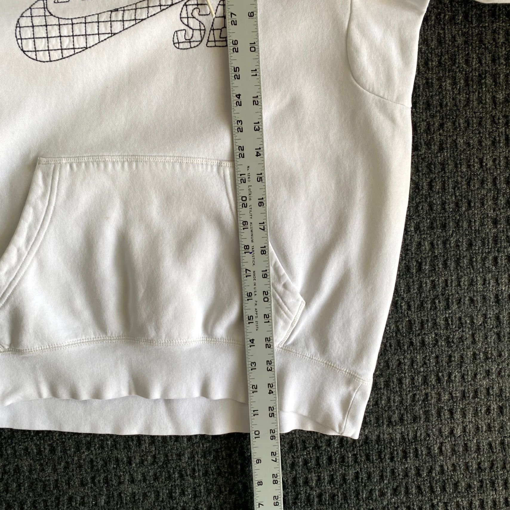 Nike VINTAGE Nike SB Hoodie Sweatshirt Skateboarding White Small Stitched Logo Sweater Size US S / EU 44-46 / 1 - 7 Thumbnail