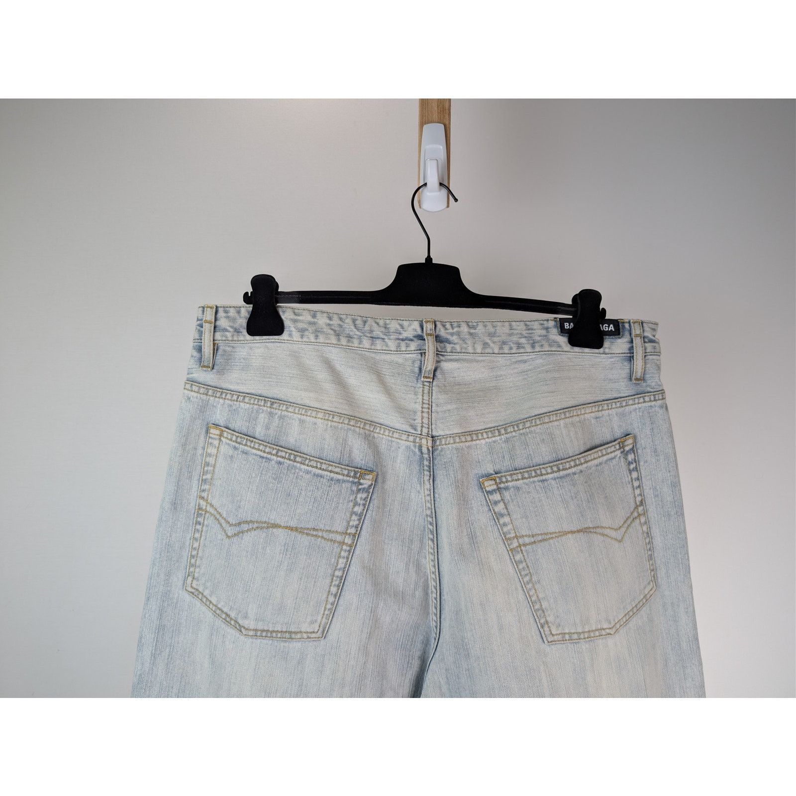 Balenciaga o1rshd1 Oversized Baggy Denim Pants in Bleached Ring Size US 32 / EU 48 - 12 Thumbnail