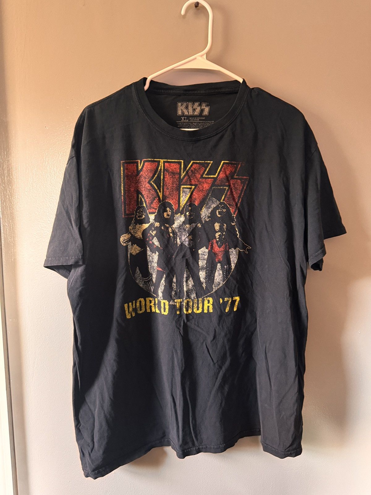 KISS KISS World Tour 1977 Vintage Tee Size US XL / EU 56 / 4 - 1 Thumbnail