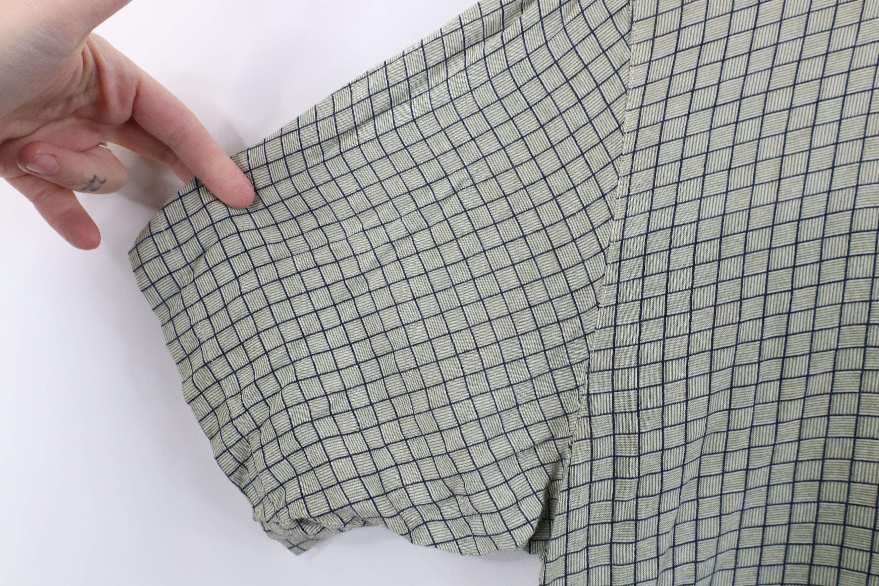 Vintage Vintage 90s Streetwear Gabardine Short Sleeve Button Shirt Size US L / EU 52-54 / 3 - 8 Thumbnail