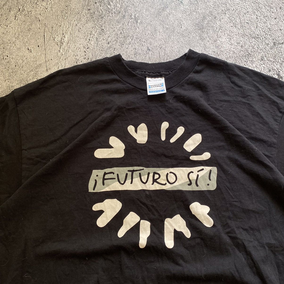 Band Tees T-shirt Futuro ST black single stitch screen stars usa Size US XL / EU 56 / 4 - 4 Thumbnail