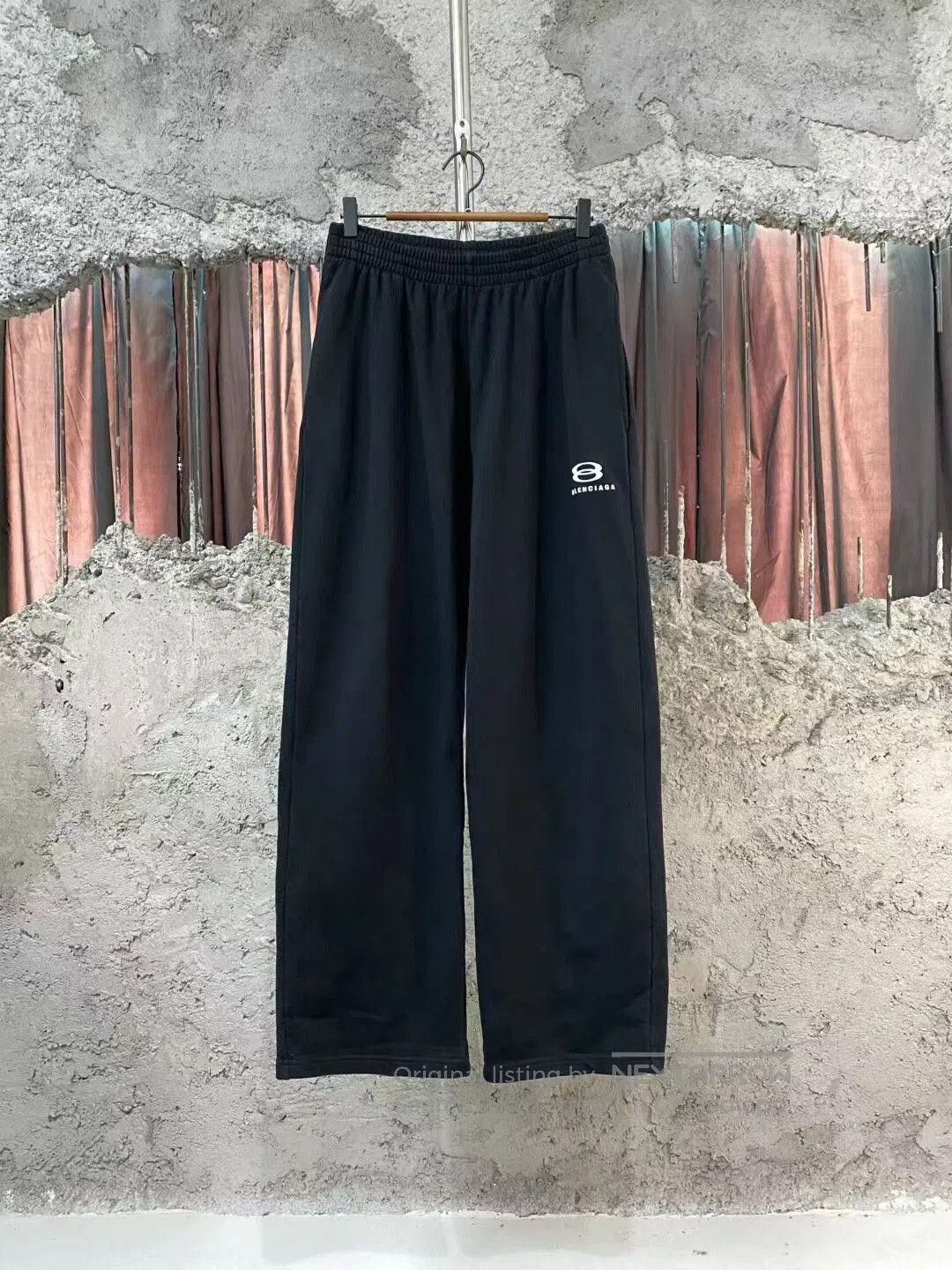 Balenciaga Balenciaga Double Ring Sweatpants in Black. Size US 26 / EU 42 - 2 Thumbnail