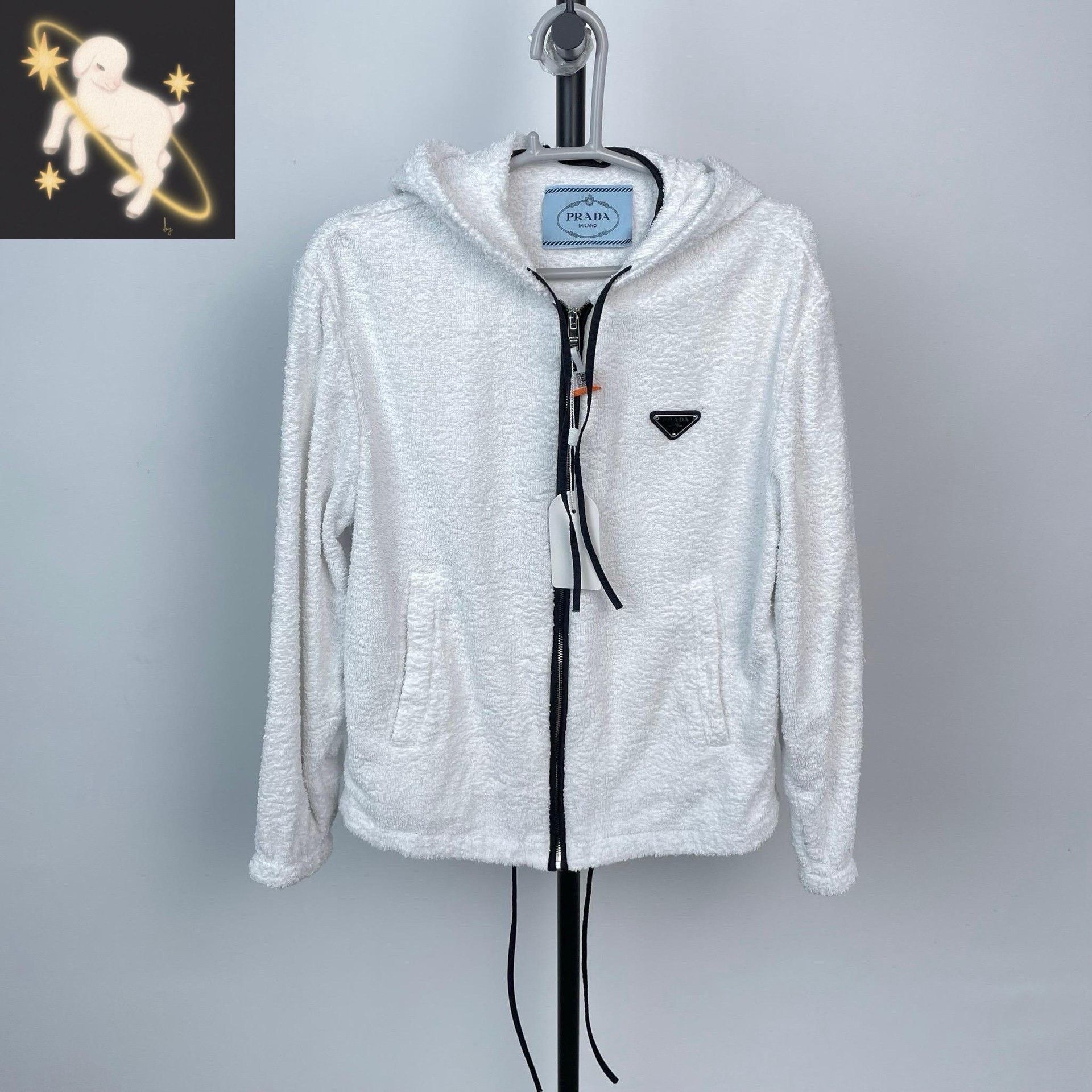 Prada Prada Retro White Jacket M Women Size M / US 6-8 / IT 42-44 - 1 Thumbnail