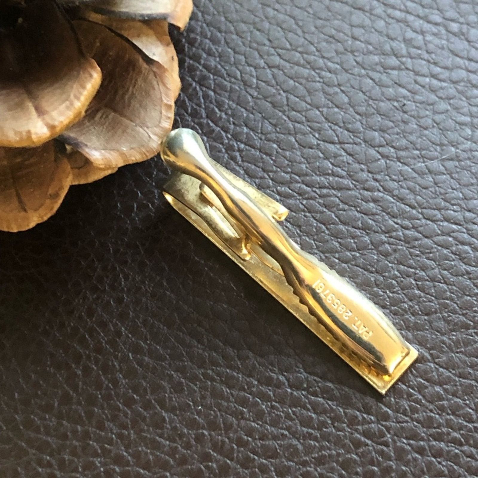Vintage Vintage 1950s gold engraved animal petroglyph tie bar clip Size ONE SIZE - 8 Thumbnail