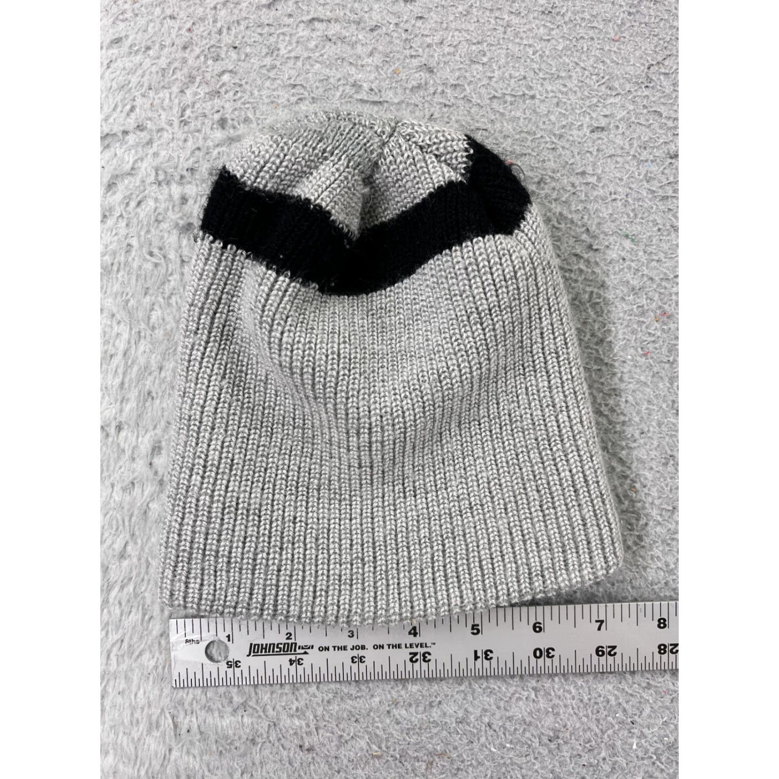 Vintage Beanie Toque Hat Adult One Size Gray Black Knit Acrylic Skate Winter Ski Outdoors Size ONE SIZE - 3 Thumbnail