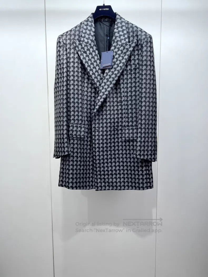 Louis Vuitton Louis Vuitton Black and grey suit jacket Size US M / EU 48-50 / 2 - 1 Thumbnail