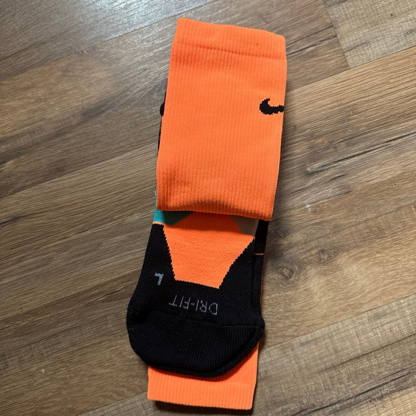 Nike 2013 Nike Hyper Elite Cushioned Basketball Crew Socks Size ONE SIZE - 2 Thumbnail