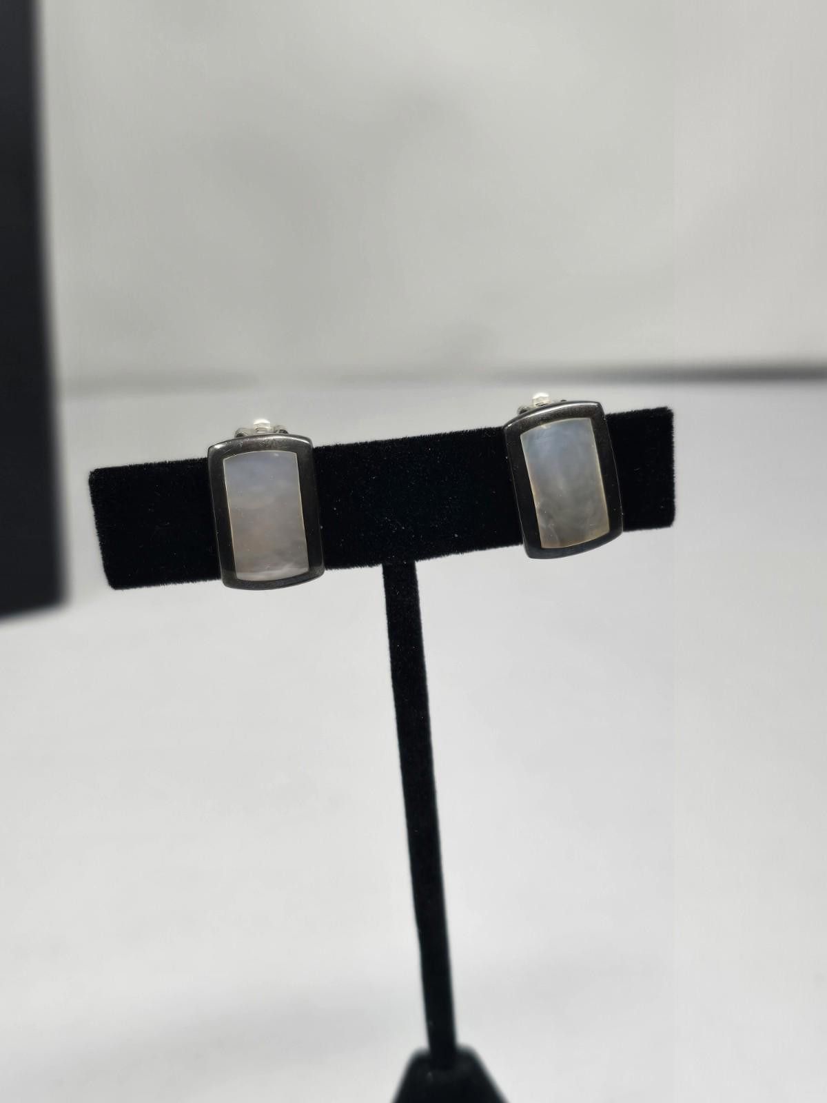 The Unbranded Brand Sterling Silver Mother of Pearl Huggie Earrings Size ONE SIZE - 2 Thumbnail