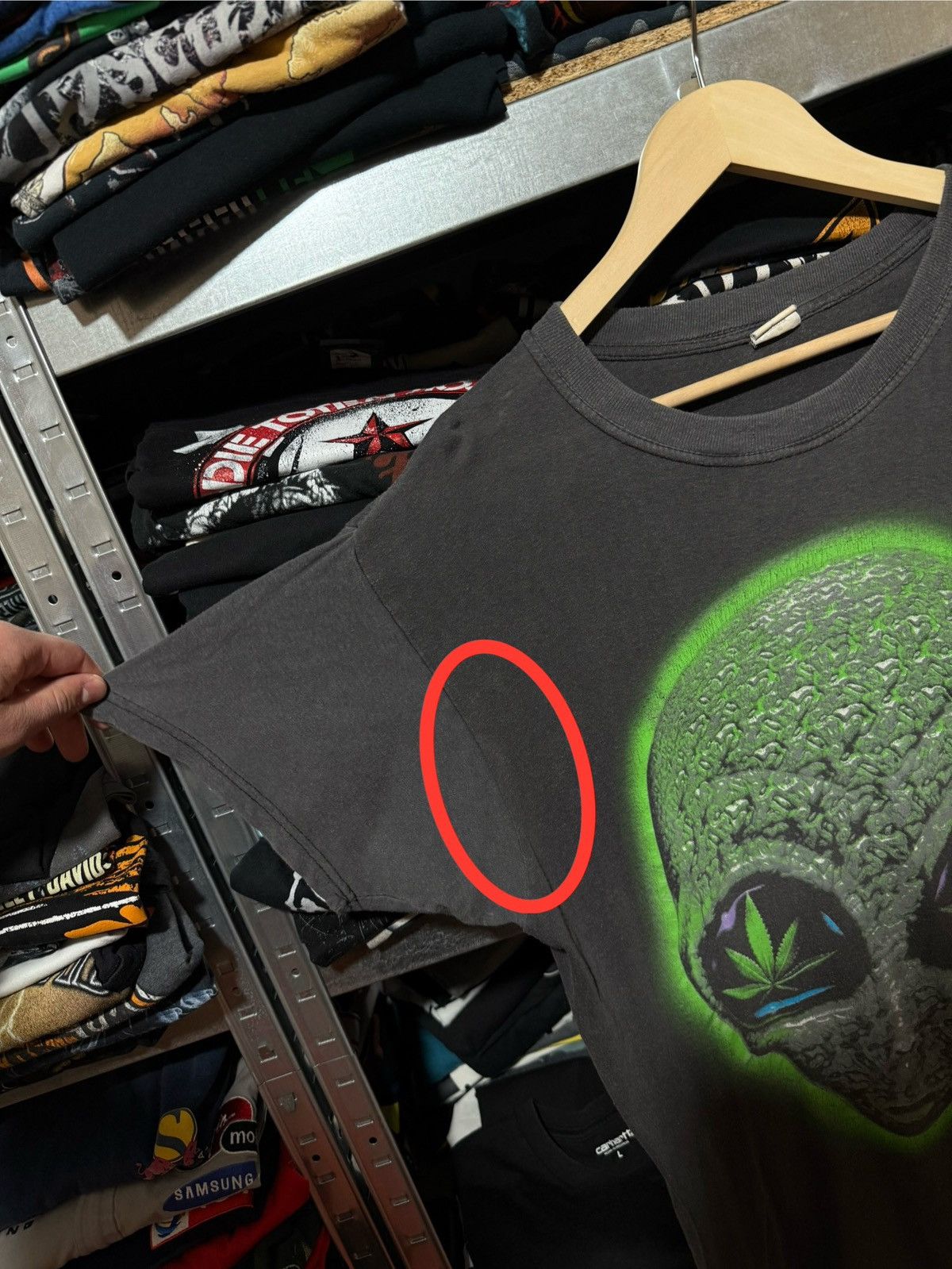 Vintage Vintage 1990’s Alien Marijuana Eyes Drug T-Shirt Y2K Hype Size US XL / EU 56 / 4 - 5 Thumbnail