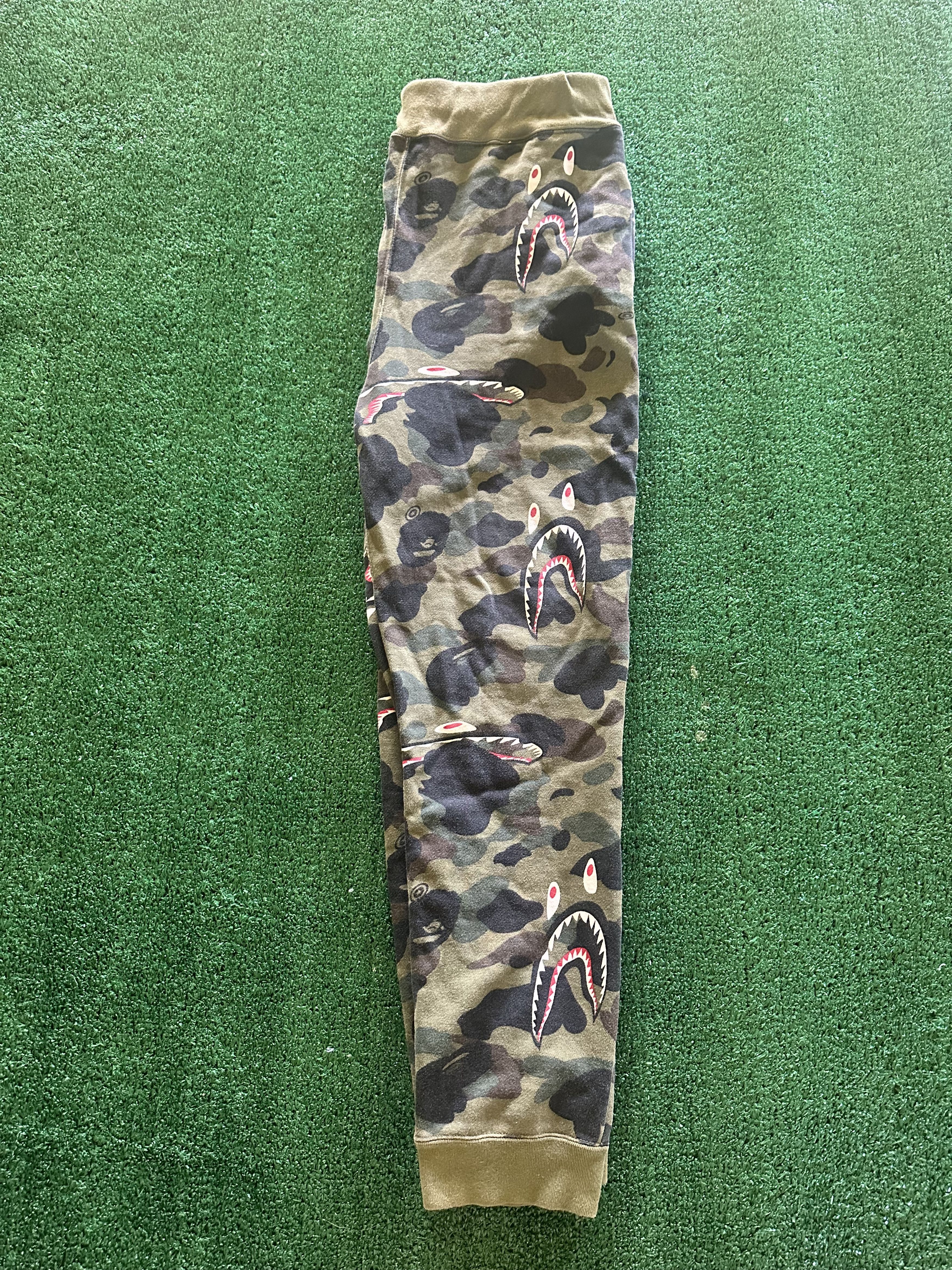 Bape BAPE Shark 1st Camo Sweat Pants FW20 Size US 32 / EU 48 - 1 Thumbnail