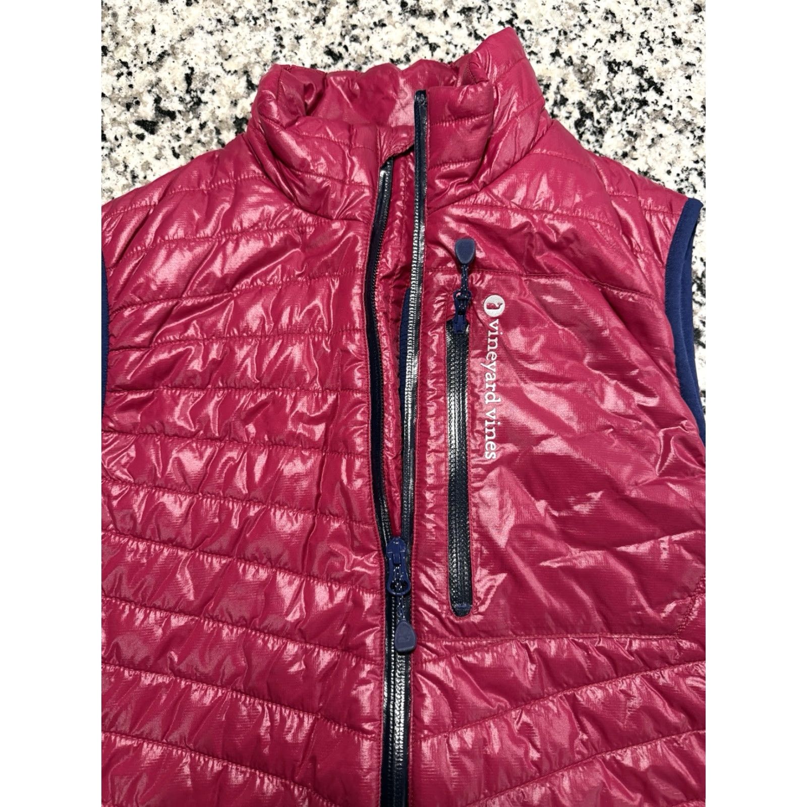 Vineyard Vines Vineyard Vines Performance Mountain Weekend Puffer Vest-Full Zip Sz XS Berry Red Size XS / US 0-2 / IT 36-38 - 4 Thumbnail