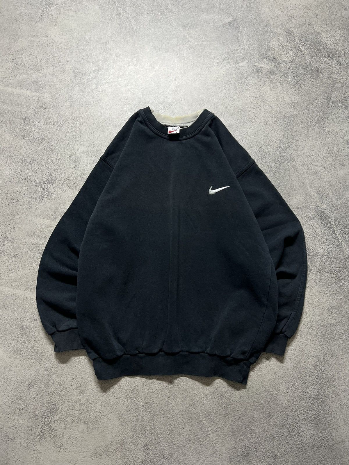 Vintage Vintage Y2K Nike Mini Swoosh Faded Oversized Sweatshirt 90’s Size US S / EU 44-46 / 1 - 1 Thumbnail