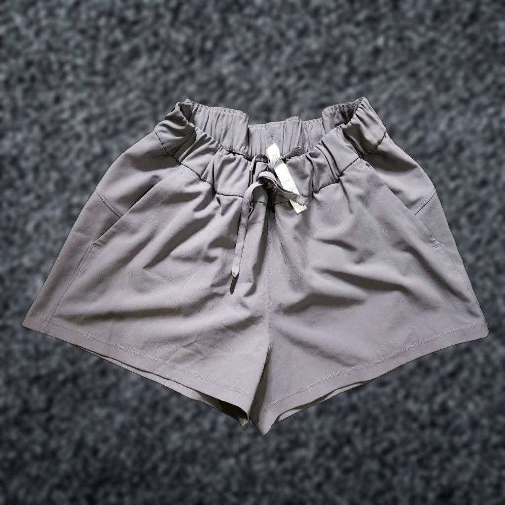 Lululemon Lululemon Women's Athletic Shorts Gray On The Fly 12 Drawstring Waist Yoga Gym Size 34" / US 12 / IT 48 - 1 Thumbnail