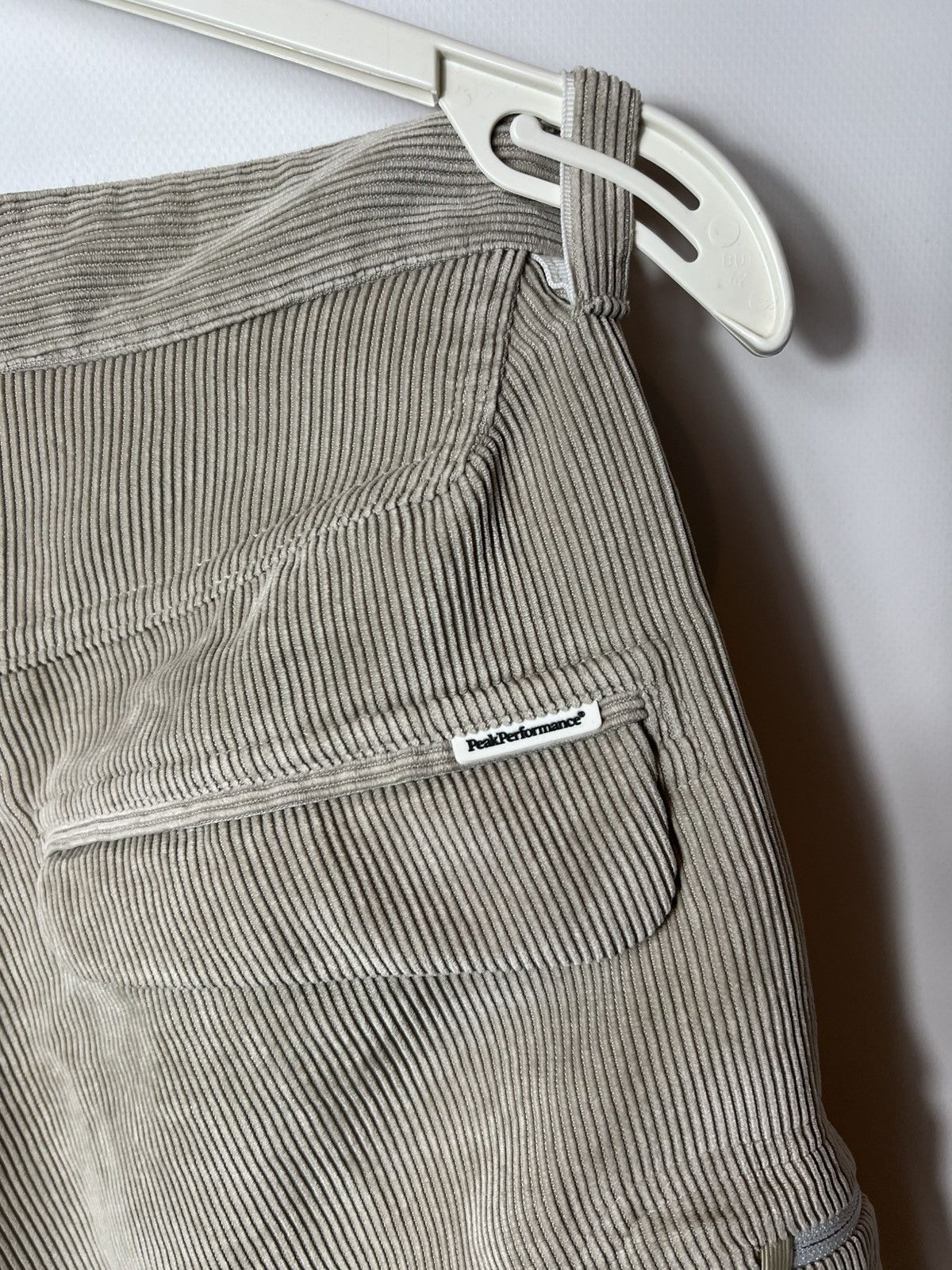 Peak Performance Vintage outdoor Peak Performance Velvet Cargo Shorts Sz Xs Size US 30 / EU 46 - 9 Thumbnail