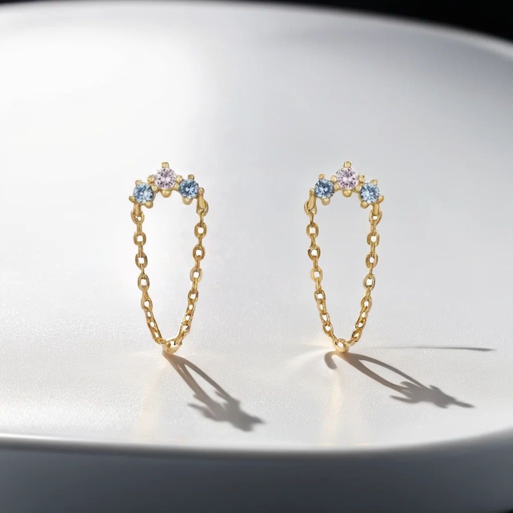 Designer × Jewelry × Vintage Gold plated sparkling earrings. Size ONE SIZE - 2 Thumbnail