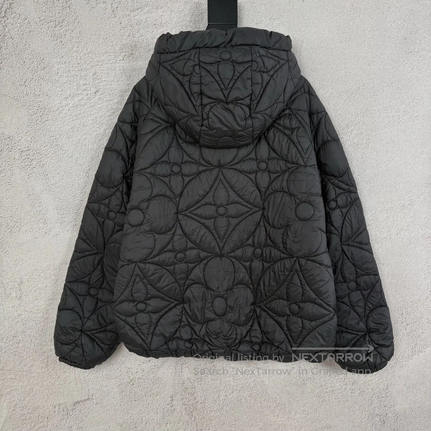 Louis Vuitton Louis Vuitton size48 Three-color embossed patterned hooded Size US M / EU 48-50 / 2 - 2 Thumbnail