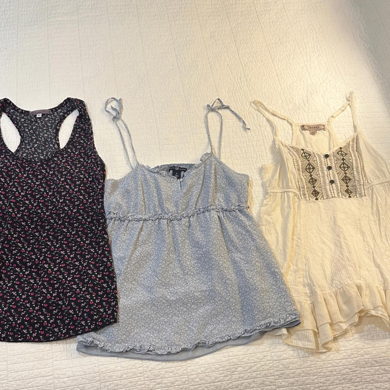 Gap Geniune Y2K Cami & Tanks from 2000’s Set of 3 EUC Silk Size M / US 6-8 / IT 42-44 - 1 Thumbnail