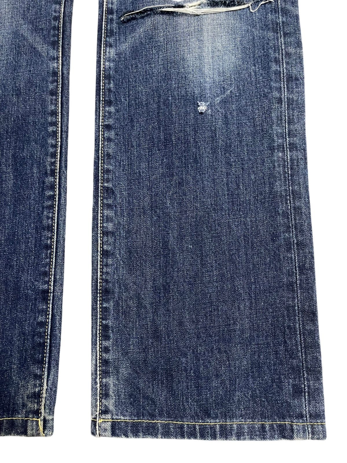 Uniqlo Vintage Japanese Uniqlo Blue Bleached Style Loose Jeans Size US 32 / EU 48 - 8 Thumbnail